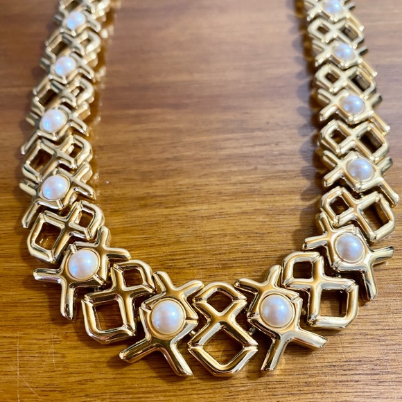 Vintage Monet Gold & Pearl XOX Statement Chocker Necklace and Bracelet Set - Picture 16 of 16